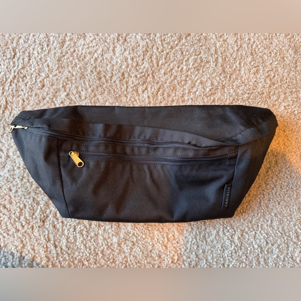 Canvelle Oversized Classic Fanny Pack
